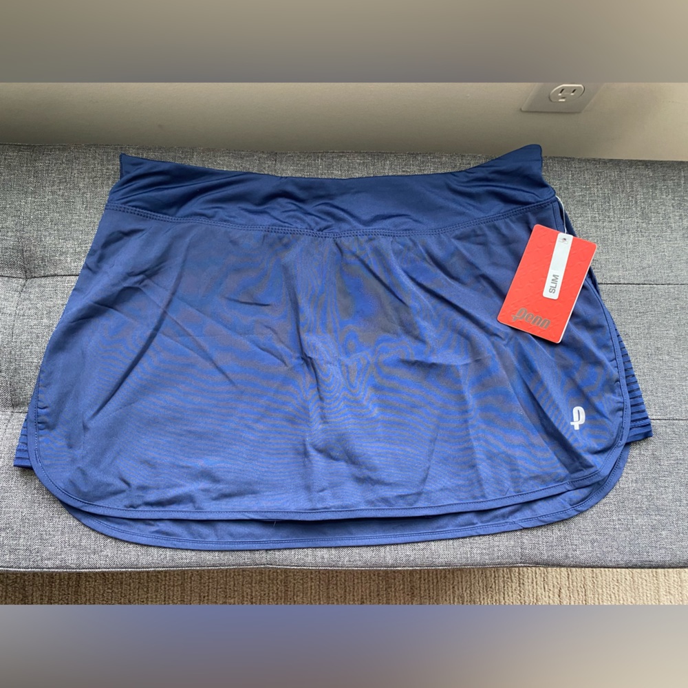 Penn tennis skort - never worn with tags (size medium)